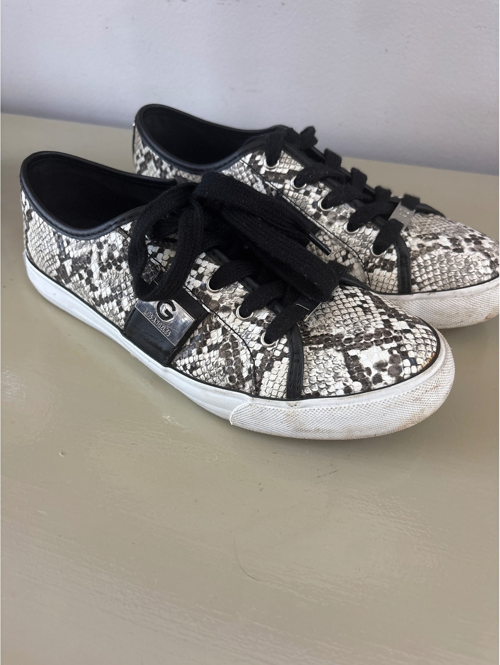 CBG Ladie Los Angeles Snake Print Leather Sneakers Black Laces Size 8.5 women's